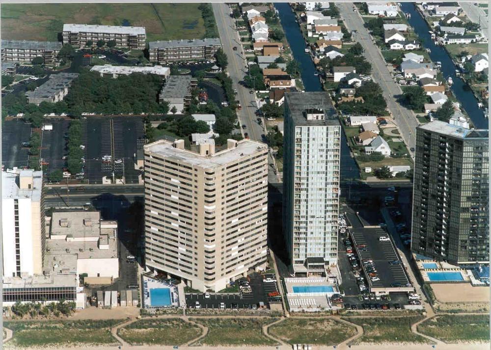 Atlantis 1608 condo